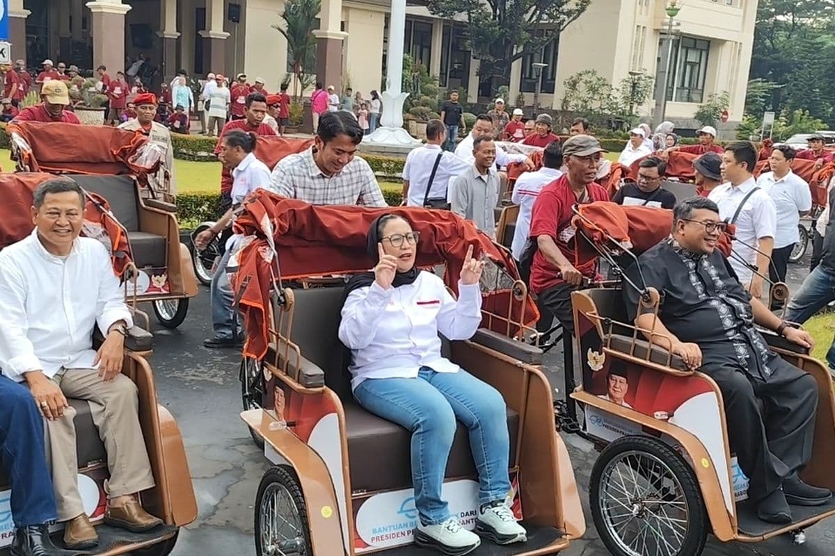 Ilustrasi artikel: Presiden Prabowo Beri 100 Becak Listrik untuk Para Penarik Becak di Cirebon