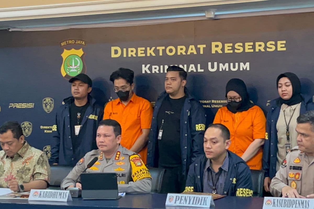 Ilustrasi artikel: Penipu WO Ayu Puspita Pakai Uang Korban untuk Cicilan Rumah dan Jalan ke Luar Negeri