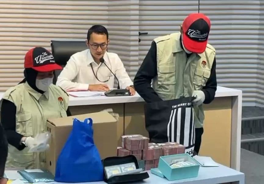 Ilustrasi artikel: Uang yang Disita KPK dari Kantor Pajak Jakut 8.000 Dolar Singapura