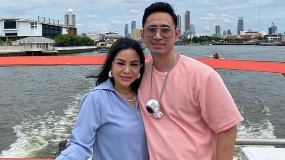 Ilustrasi artikel: Artis Anisa Bahar Pacari anak angkatnya sendiri yang beda 19 tahun