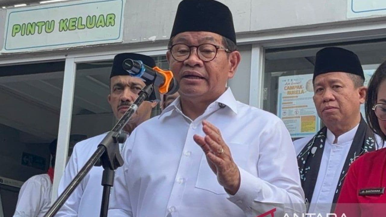 Ilustrasi artikel: Jakarta Macet Usai Hujan, Pramono Imbau Warga Naik Transportasi Umum