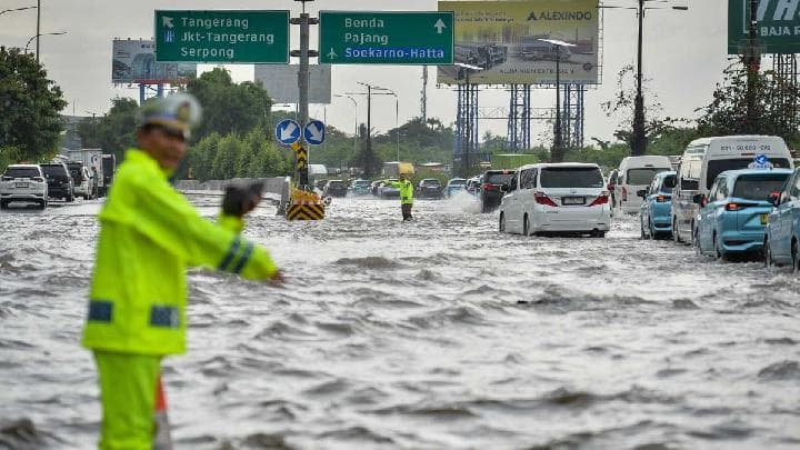 Ilustrasi artikel: Banjir Tol Bandara Soetta Belum Surut, Lalu Lintas Tersendat