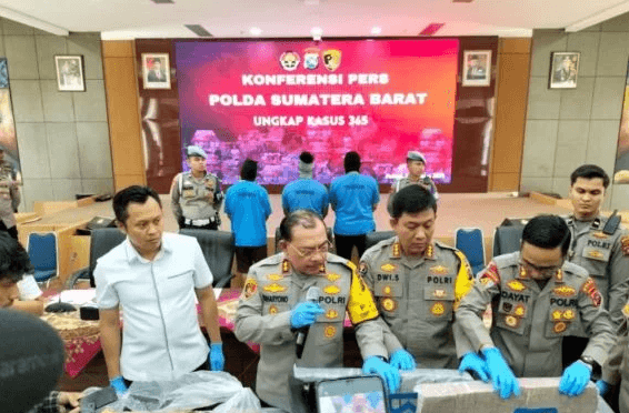 Ilustrasi artikel: Mencuri Uang Rp 2,6 Miliar ,2 Personel Sabhara Polda Sumbar Di Tangkap