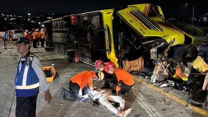 Ilustrasi artikel: 4 Orang Sekeluarga Asal Boyolali Tewas dalam Kecelakaan Bus Cahaya Trans