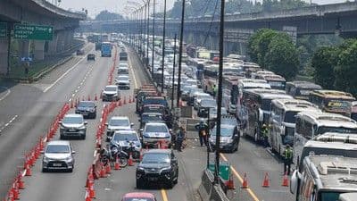 Ilustrasi artikel: Volume Kendaraan Terus Meningkat, Tol Japek Berlakukan Contraflow
