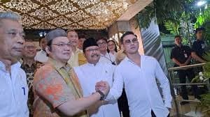 Ilustrasi artikel: Denny Sumargo Dan Farhat Abbas Berdamai, Saling Minta Maaf Di Depan Menteri Sosial