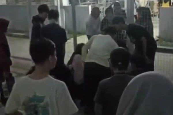 Ilustrasi artikel: kesurupan massal dipabrik sepatu di malam 1 suro ditegal